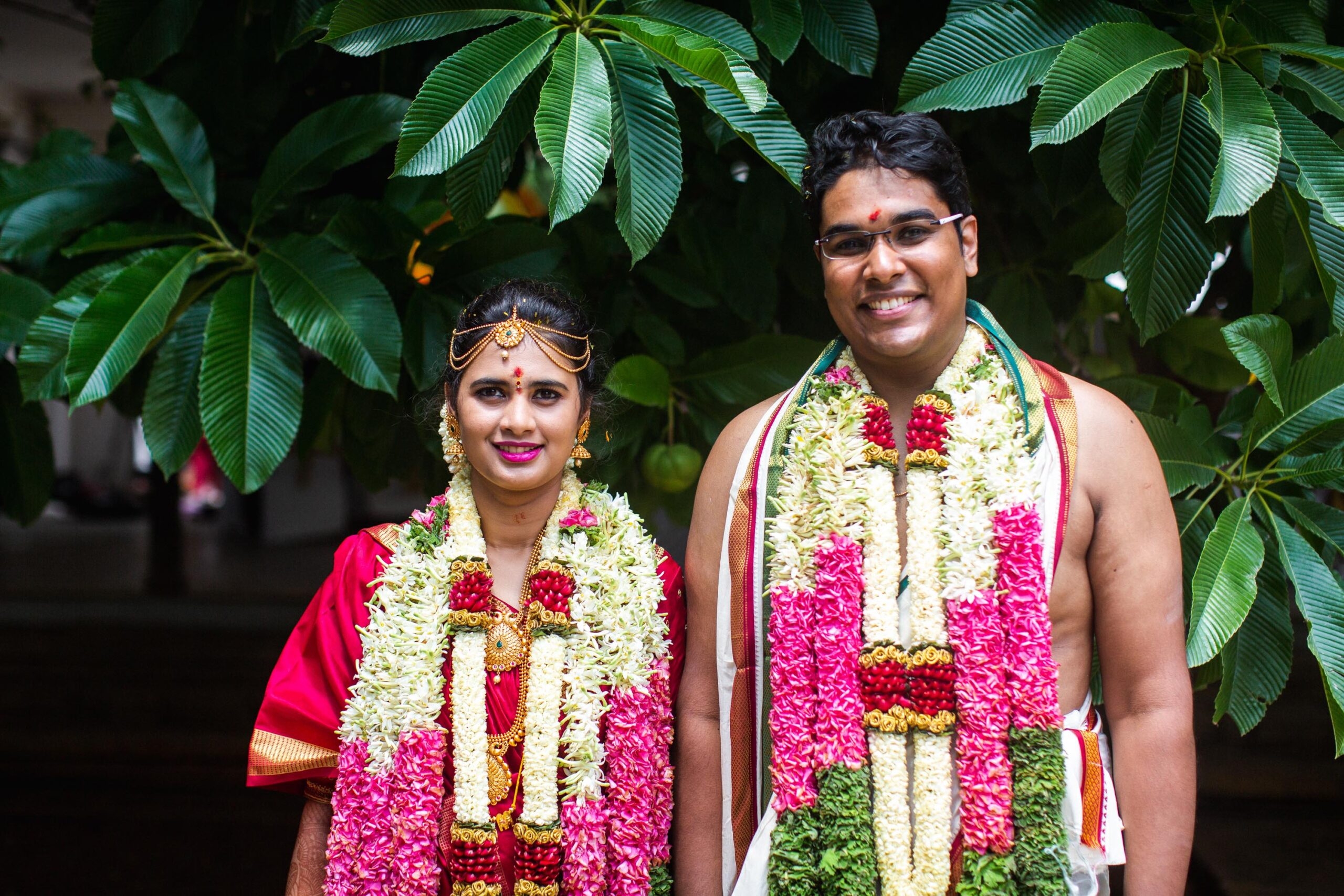 arpitha shreyes wedding photography in bangalore tamarind tree by dropdstudio